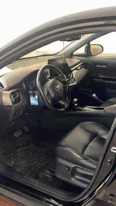 Toyota C-HR 2018 - 21950 EUR, 63500 km - 63500km - foto 4 de 8