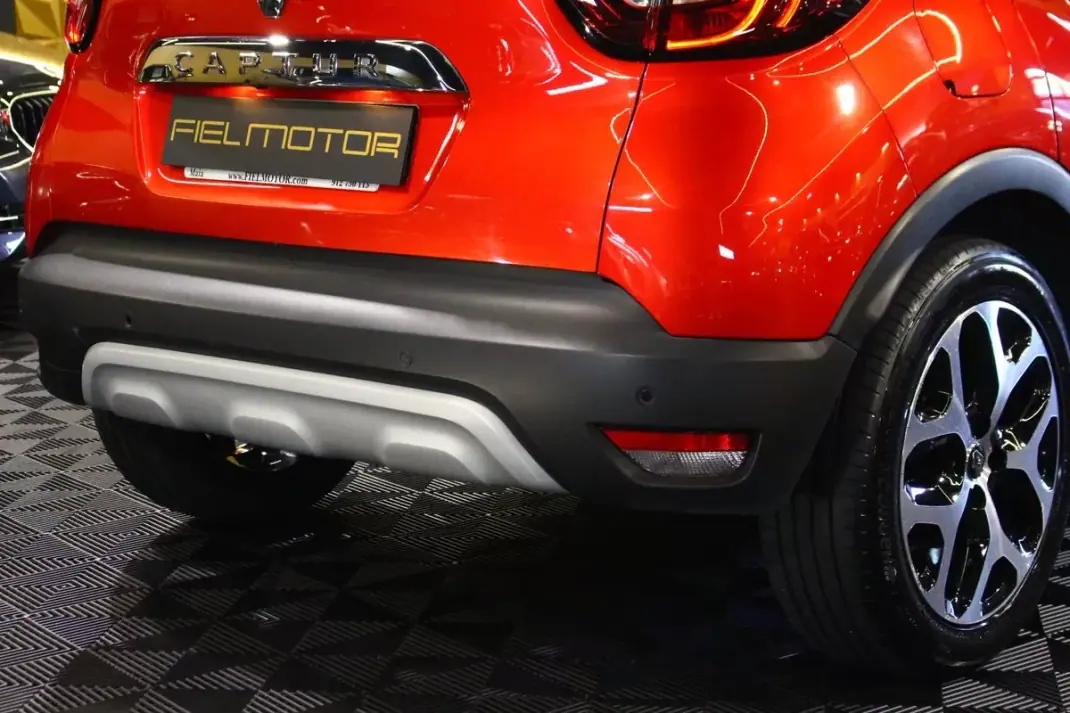 Renault Captur 2019 - 14900 EUR, 80047 km - AUTO.MOTO.pt - 80047km - foto 11 de 31