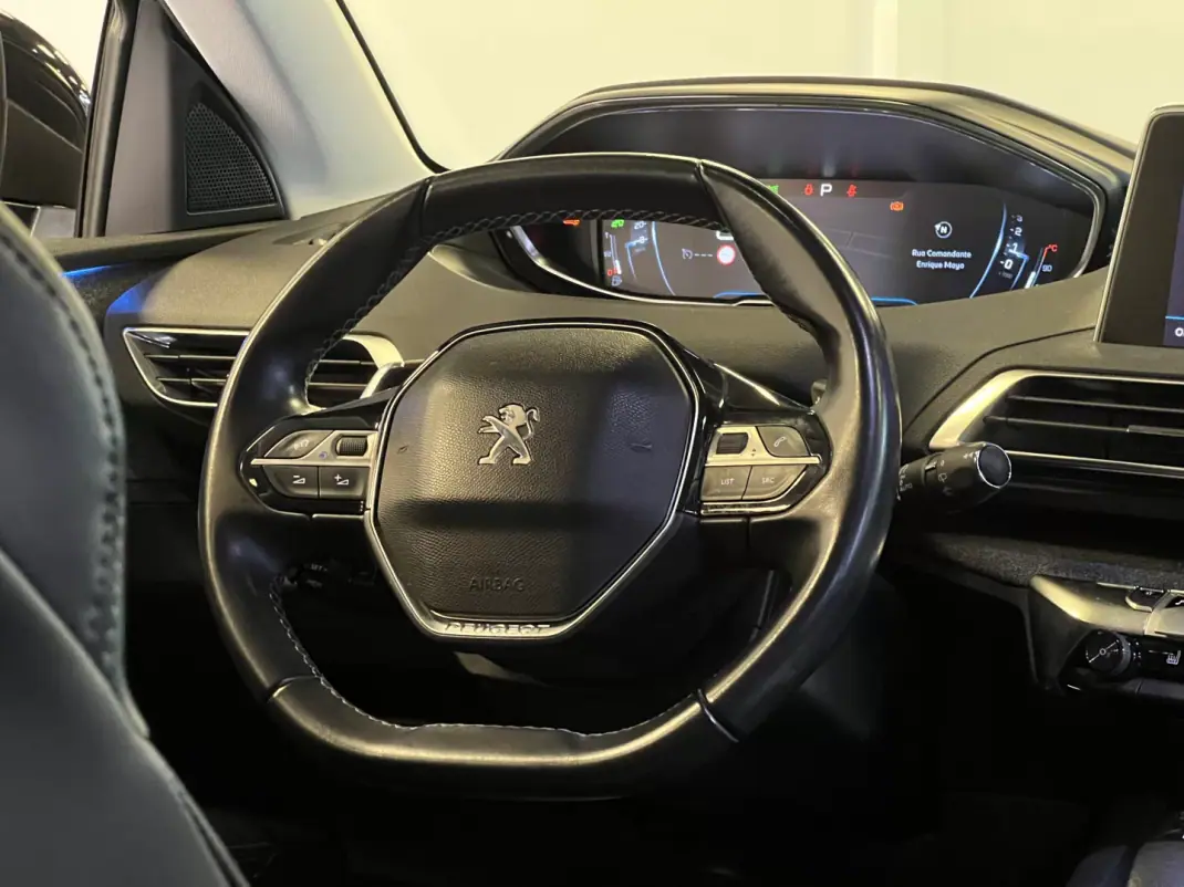Peugeot 3008 2018 - 14990 EUR, 103000 km - 103000km - foto 16 de 35