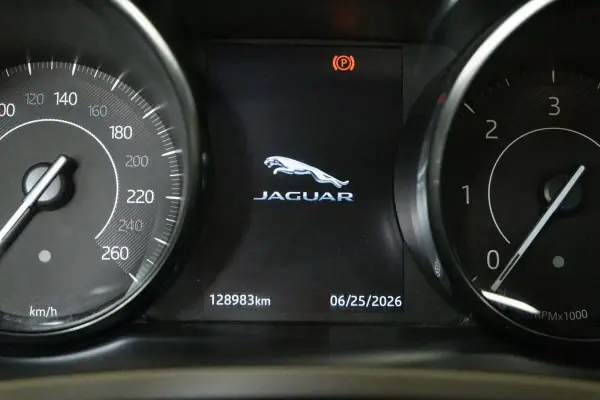 Jaguar E-Pace 2018 - 22900 EUR, 128980 km - AUTO.MOTO.pt - 128980km - foto 29 de 29