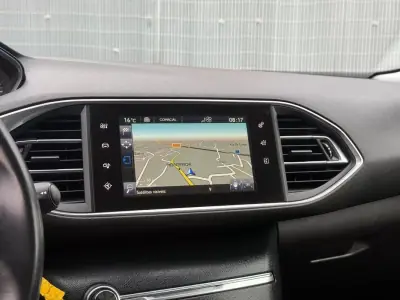 Peugeot 308 SW 2014 - 8950 EUR, 160000 km - AUTO.MOTO.pt - 160000km - foto 10 de 25