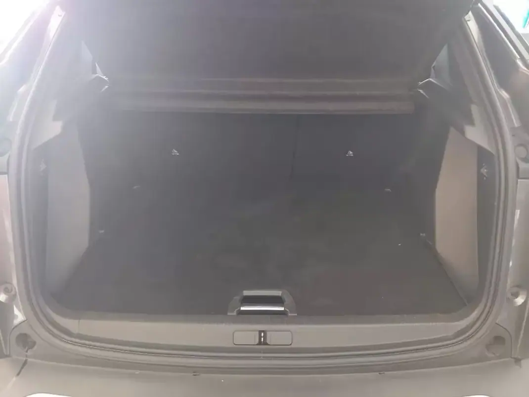 Peugeot 2008 2021 - 16900 EUR, 84000 km - 84000km - foto 6 de 21