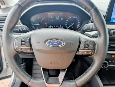 Ford Focus SW 2019 - 8900 EUR, 205714 km - AUTO.MOTO.pt - 205714km - foto 16 de 22