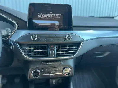 Ford Focus SW 2019 - 15950 EUR, 94634 km - AUTO.MOTO.pt - 94634km - foto 11 de 19