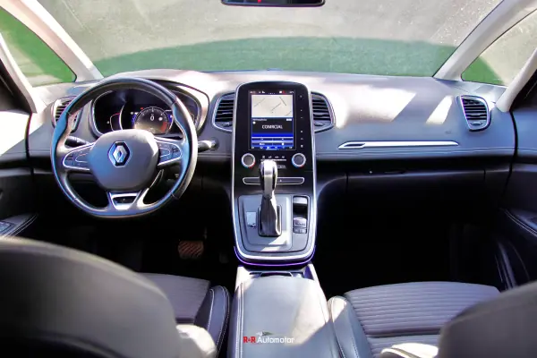 Renault Scénic 2017 - 15750 EUR, 97000 km - AUTO.MOTO.pt - 97000km - foto 29 de 31