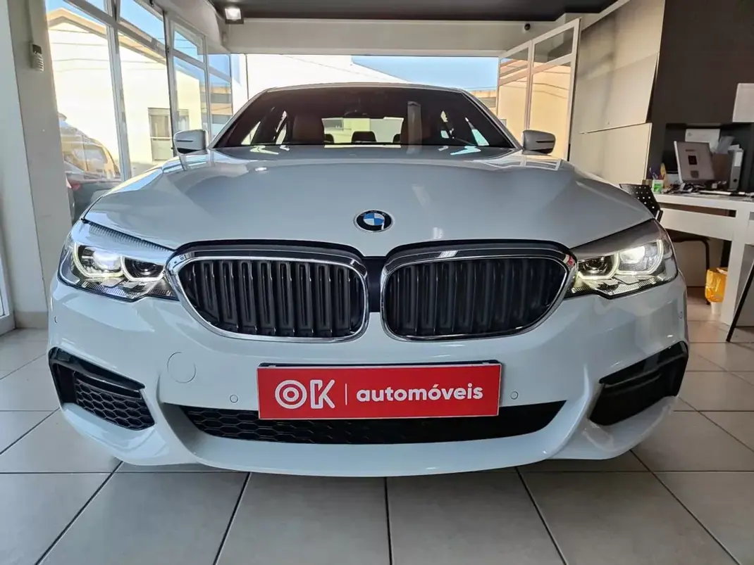 BMW 530e 2019 - 31500 EUR, 46900 km - AUTO.MOTO.pt - 46900km - foto 3 de 39