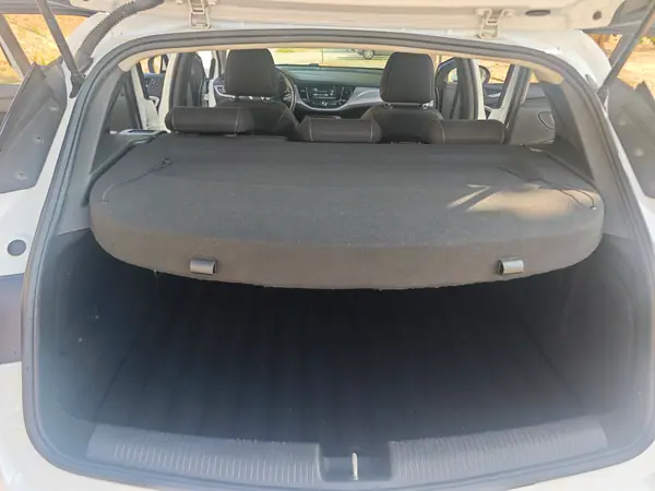 Opel Astra 2020 - 12000 EUR, 118000 km - AUTO.MOTO.pt - 118000km - foto 12 de 15
