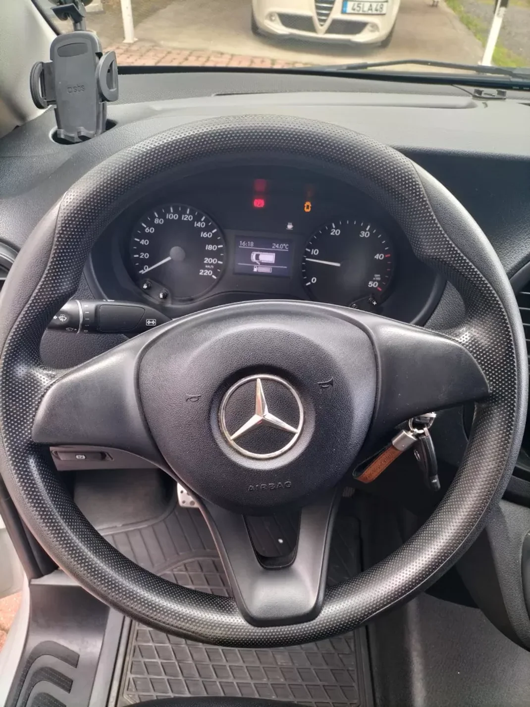 Mercedes-Benz VITTO 114 CDI 2019 - 23950 EUR, 153000 km - AUTO.MOTO.pt - 153000km - foto 9 de 13