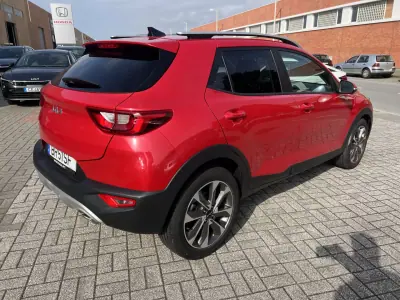 Kia Stonic 2025 - 20500 EUR, 17500 km - AUTO.MOTO.pt - 17500km - foto 6 de 19