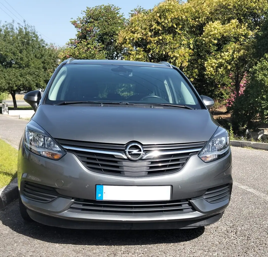 Opel Zafira 2019 - 18750 EUR, 116293 km - 116293km - foto 2 de 15
