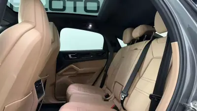 Porsche Cayenne Coupé 2019 - 77990 EUR, 59352 km - AUTO.MOTO.pt - 59352km - foto 26 de 32