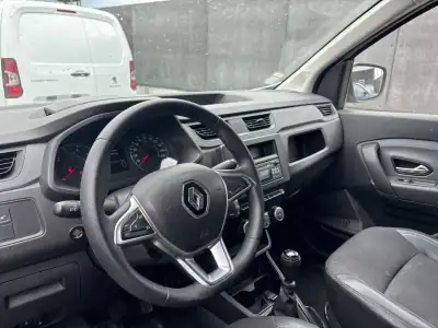 Renault Express 1.5 Blue dCi Confort 2021 - 13990 EUR, 106000 km - AUTO.MOTO.pt - 106000km - foto 13 de 14