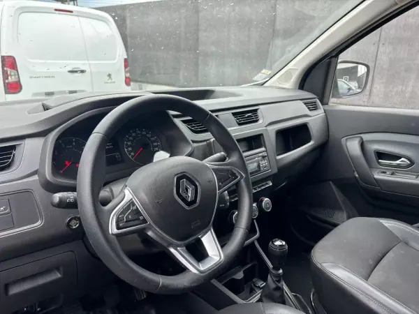 Renault Express 1.5 Blue dCi Confort 2021 - 13990 EUR, 106000 km - AUTO.MOTO.pt - 106000km - foto 13 de 14