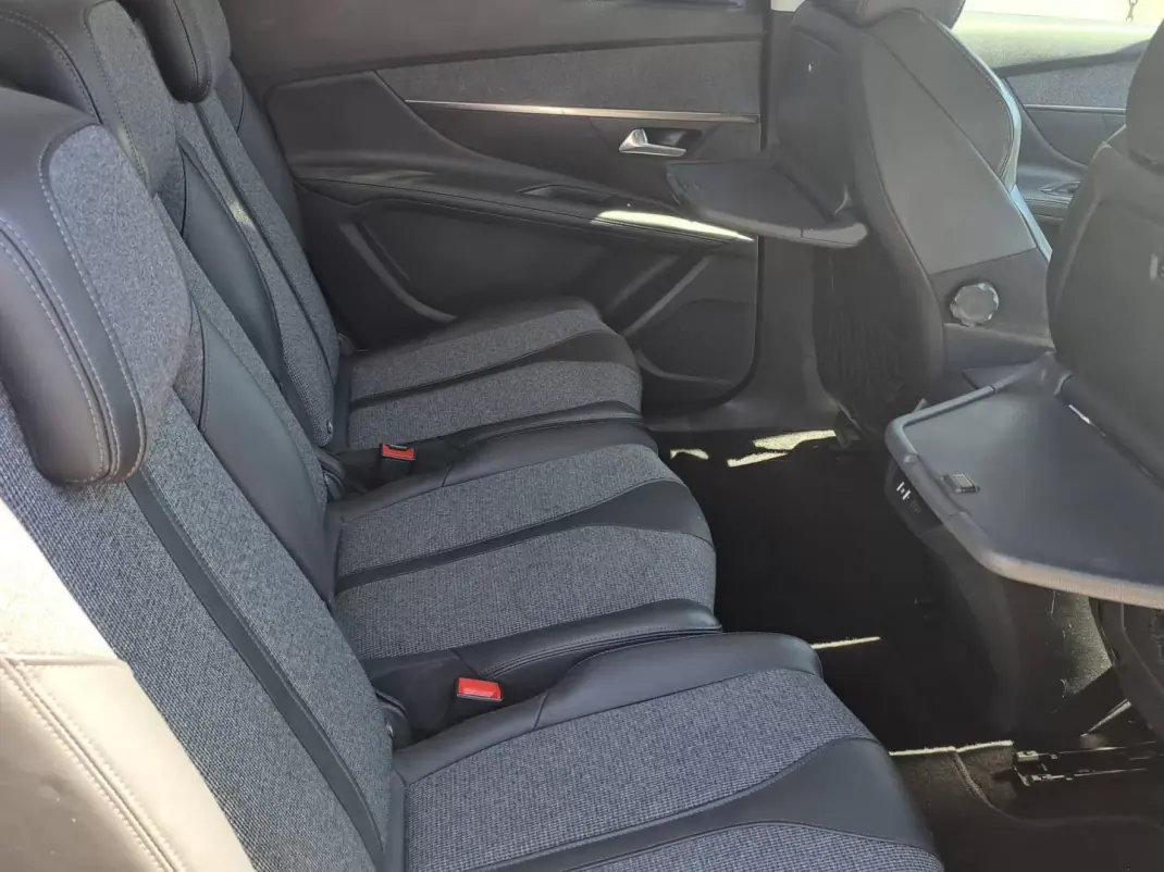 Peugeot 5008 2017 - 17900 EUR, 164000 km - 164000km - foto 27 de 45