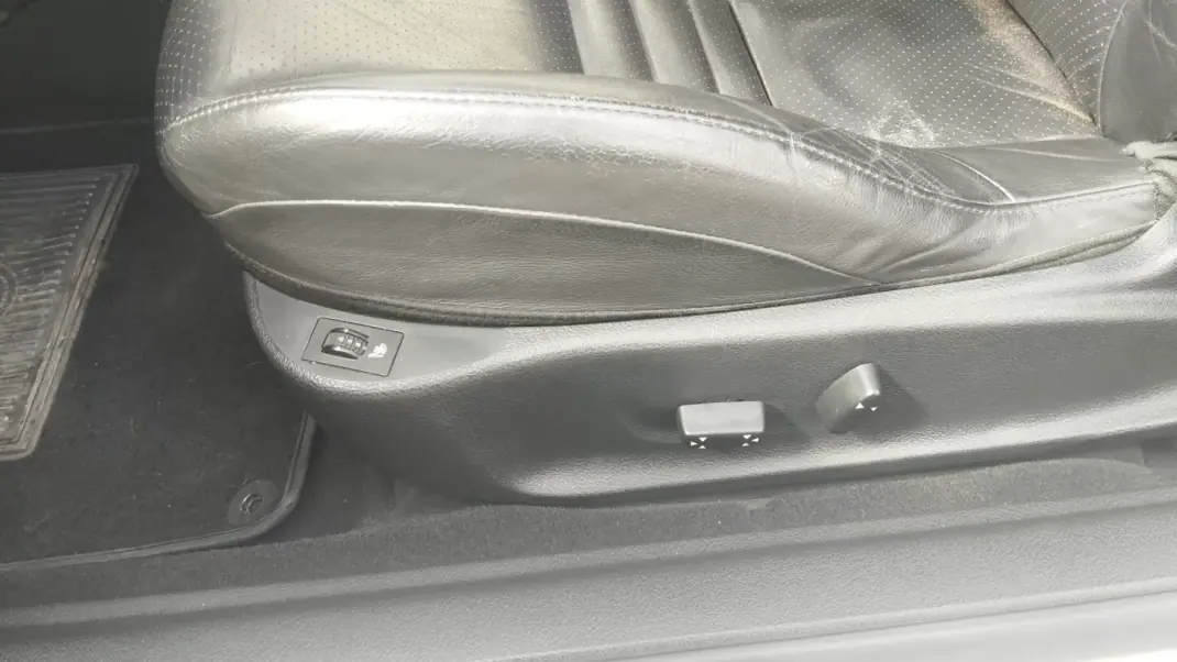 Peugeot 407 2006 - 8490 EUR, 244000 km - AUTO.MOTO.pt - 244000km - foto 11 de 12