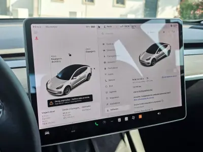 Tesla Model 3 2021 - 24990 EUR, 113300 km - AUTO.MOTO.pt - 113300km - foto 16 de 26
