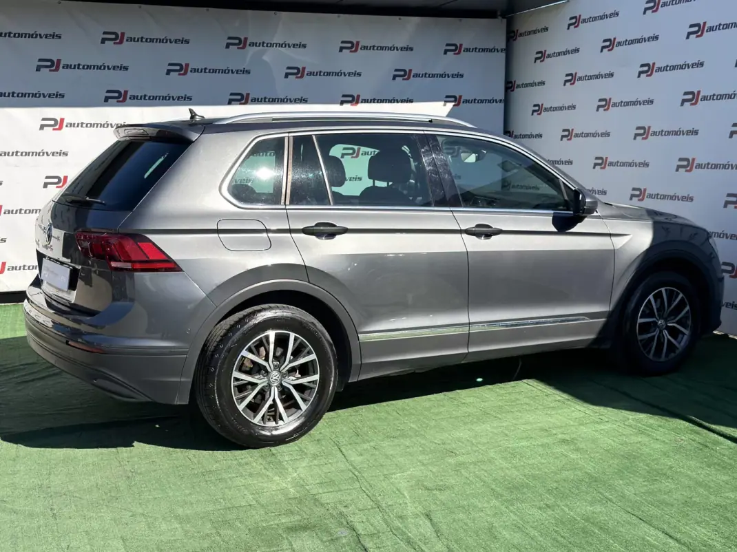 Volkswagen Tiguan 2018 - 18750 EUR, 170392 km - AUTO.MOTO.pt - 170392km - foto 9 de 21