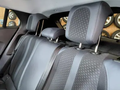 Peugeot e-2008 2020 - 16800 EUR, 98000 km - AUTO.MOTO.pt - 98000km - foto 23 de 23