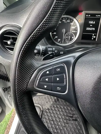 Mercedes-Benz Vito Tourer 2020 - 29900 EUR, 225000 km - AUTO.MOTO.pt - 225000km - foto 25 de 33