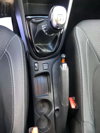 Renault Clio 2017 - 8900 EUR, 137000 km - 137000km - foto 15 de 27