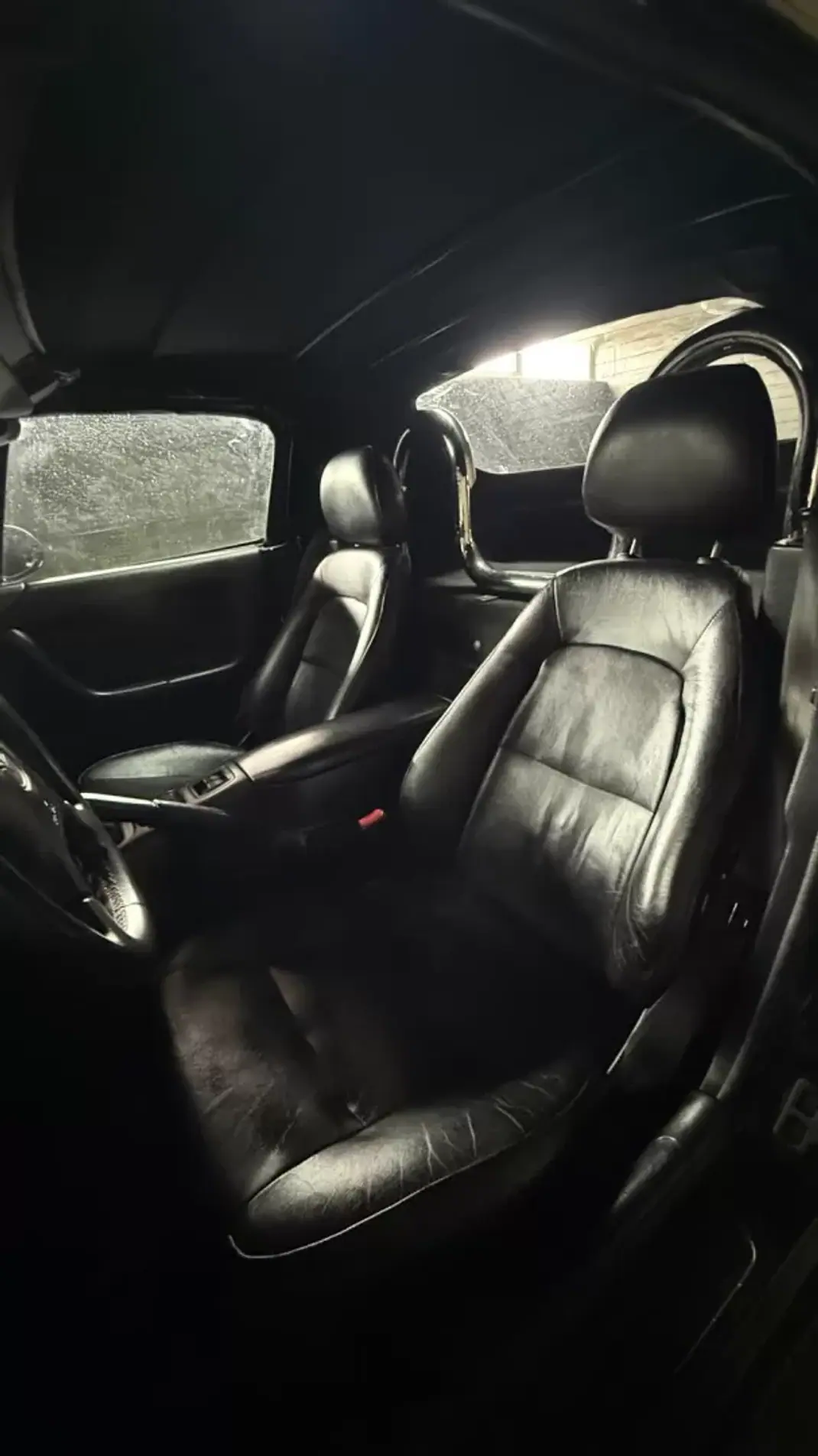 Mazda MX-5 1999 - 8750 EUR, 230000 km - AUTO.MOTO.pt - 230000km - foto 10 de 11