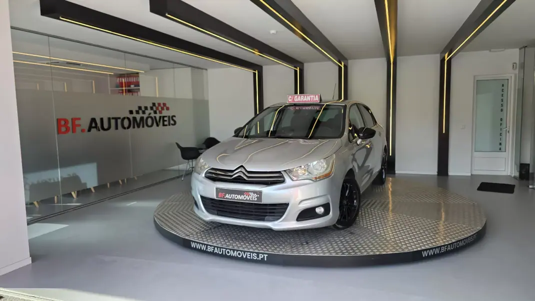 Citroën C4 2011 - 7900 EUR, 225567 km - AUTO.MOTO.pt - 225567km - foto 11 de 49