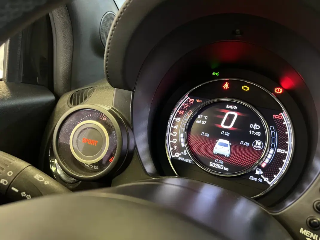 Abarth 500 2016 - 15990 EUR, 90000 km - 90000km - foto 28 de 48
