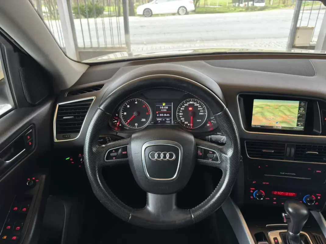 Audi Q5 2009 - 13950 EUR, 326842 km - AUTO.MOTO.pt - 326842km - foto 14 de 33