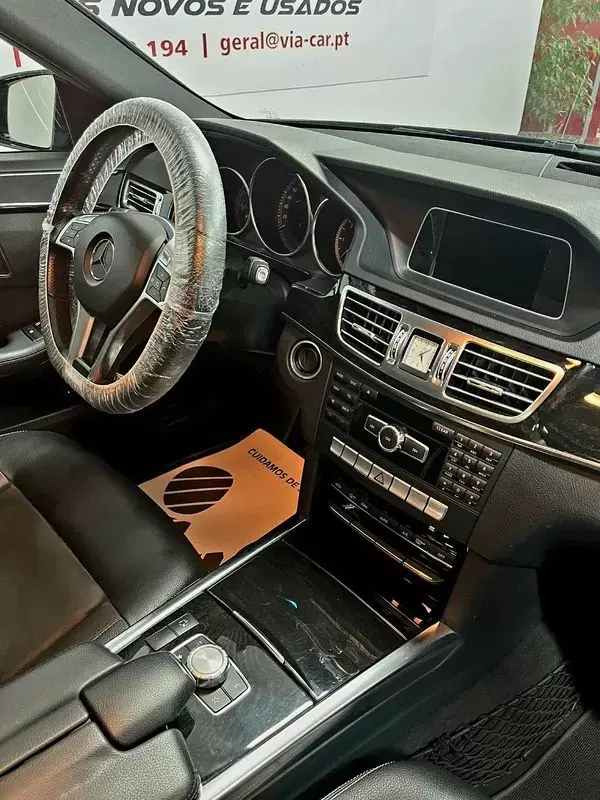 Mercedes-Benz E 300 2013 - 17950 EUR, 221000 km - AUTO.MOTO.pt - 221000km - foto 16 de 32