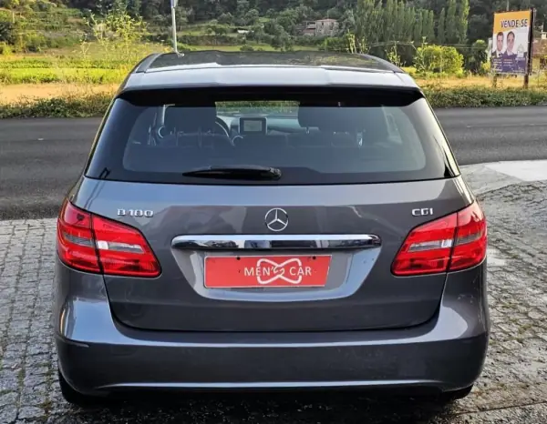 Mercedes-Benz B 180 2014 - 13999 EUR, 160000 km - AUTO.MOTO.pt - 160000km - foto 16 de 25