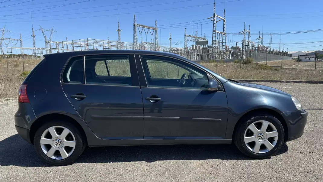 Volkswagen Golf 2005 - 3900 EUR, 220000 km - 220000km - foto 7 de 8