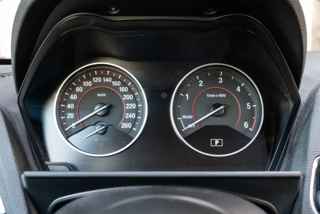 BMW 120 2014 - 18990 EUR, 140000 km - 140000km - foto 26 de 30