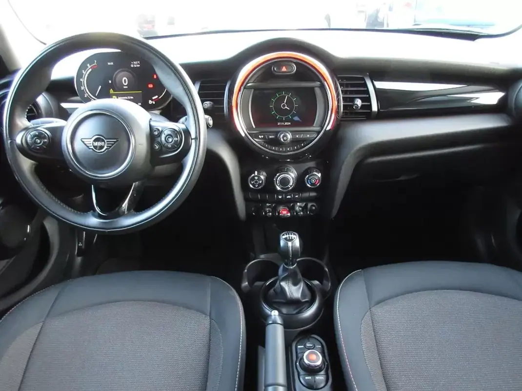 MINI Cooper 2021 - 19990 EUR, 90000 km - AUTO.MOTO.pt - 90000km - foto 39 de 52