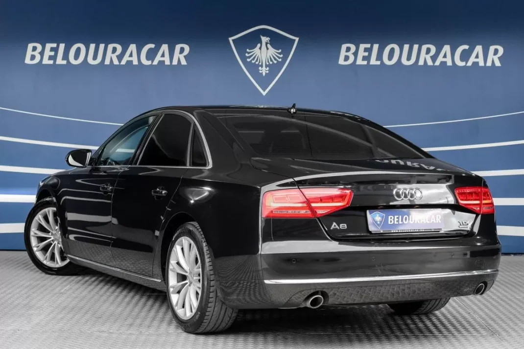 Audi A8 2010 - 22000 EUR, 236778 km - AUTO.MOTO.pt - 236778km - foto 4 de 17