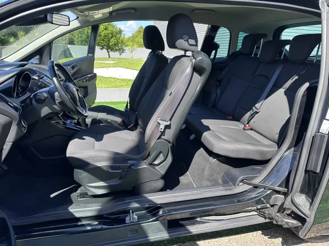 Ford B-Max 2017 - 9900 EUR, 130000 km - AUTO.MOTO.pt - 130000km - foto 27 de 53