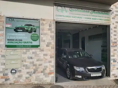 Skoda Superb 2010 - 9950 EUR, 295355 km - AUTO.MOTO.pt - 295355km - foto 4 de 8