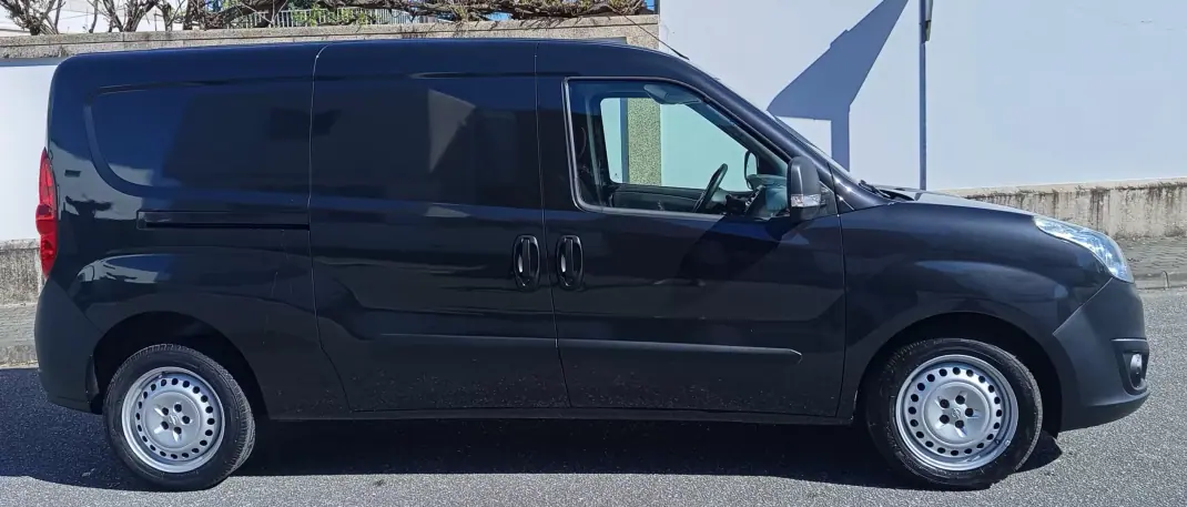 Opel Combo 2014 - 8490 EUR, 146000 km - AUTO.MOTO.pt - 146000km - foto 4 de 16