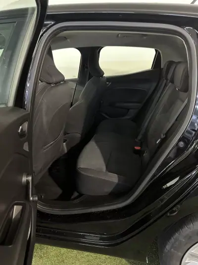 Renault Clio 2021 - 14500 EUR, 93000 km - AUTO.MOTO.pt - 93000km - foto 21 de 32