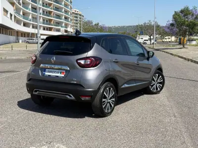Renault Captur 2017 - 14750 EUR, 95250 km - AUTO.MOTO.pt - 95250km - foto 2 de 48