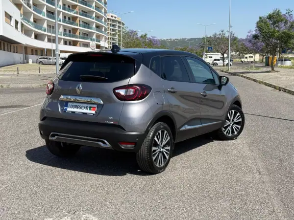 Renault Captur 2017 - 13995 EUR, 95250 km - AUTO.MOTO.pt - 95250km - foto 2 de 48