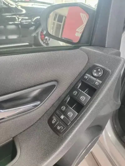 Mercedes-Benz B 200 2005 - 6950 EUR, 226000 km - AUTO.MOTO.pt - 226000km - foto 15 de 22