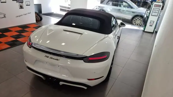 Porsche 718 Boxster 2024 - 89990 EUR, 12821 km - AUTO.MOTO.pt - 12821km - foto 8 de 34