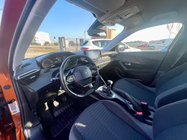 Peugeot 2008 2020 - 17950 EUR, 89340 km - AUTO.MOTO.pt - 89340km - foto 11 de 34