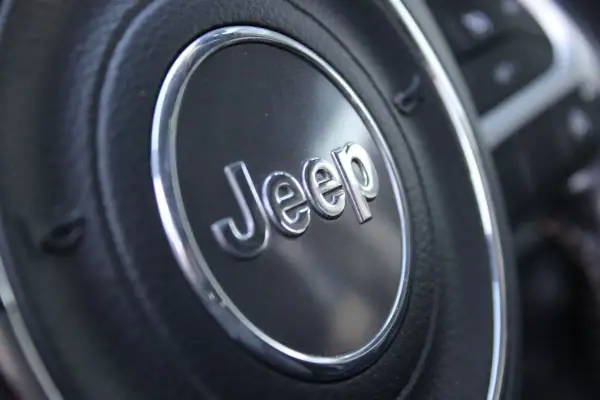 Jeep Compass 2020 - 19900 EUR, 99521 km - AUTO.MOTO.pt - 99521km - foto 13 de 19