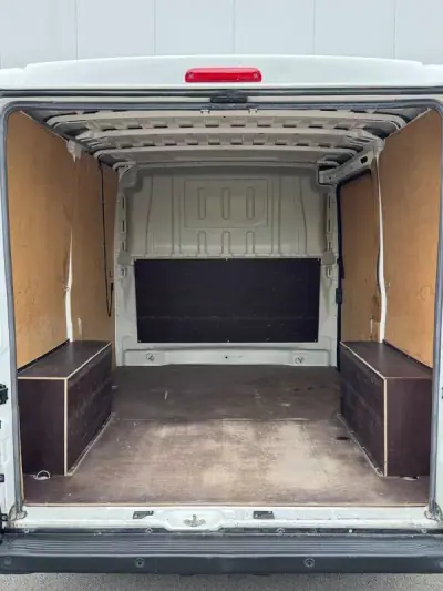 Peugeot 2020 - 16950 EUR, 100000 km - AUTO.MOTO.pt - 100000km - foto 11 de 24