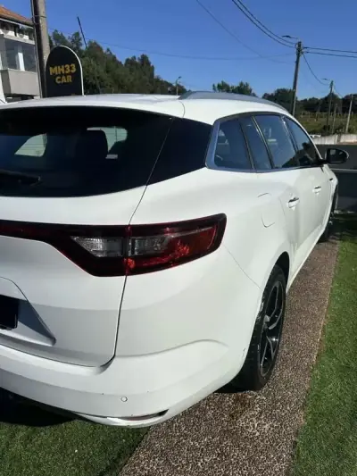 Renault Mégane Sport Tourer 2017 - 9900 EUR, 190000 km - AUTO.MOTO.pt - 190000km - foto 15 de 60