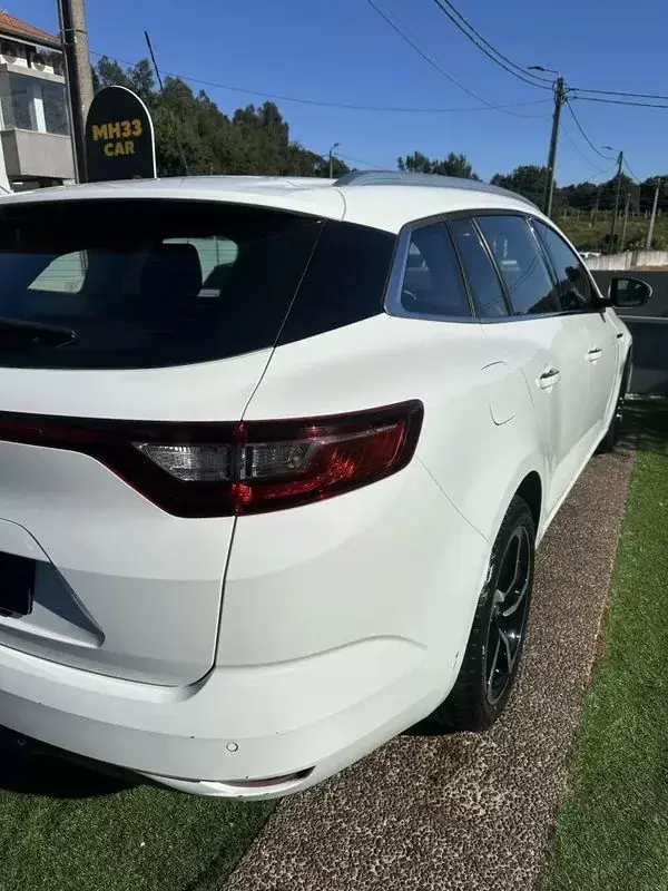 Renault Mégane Sport Tourer 2017 - 9900 EUR, 190000 km - AUTO.MOTO.pt - 190000km - foto 15 de 60
