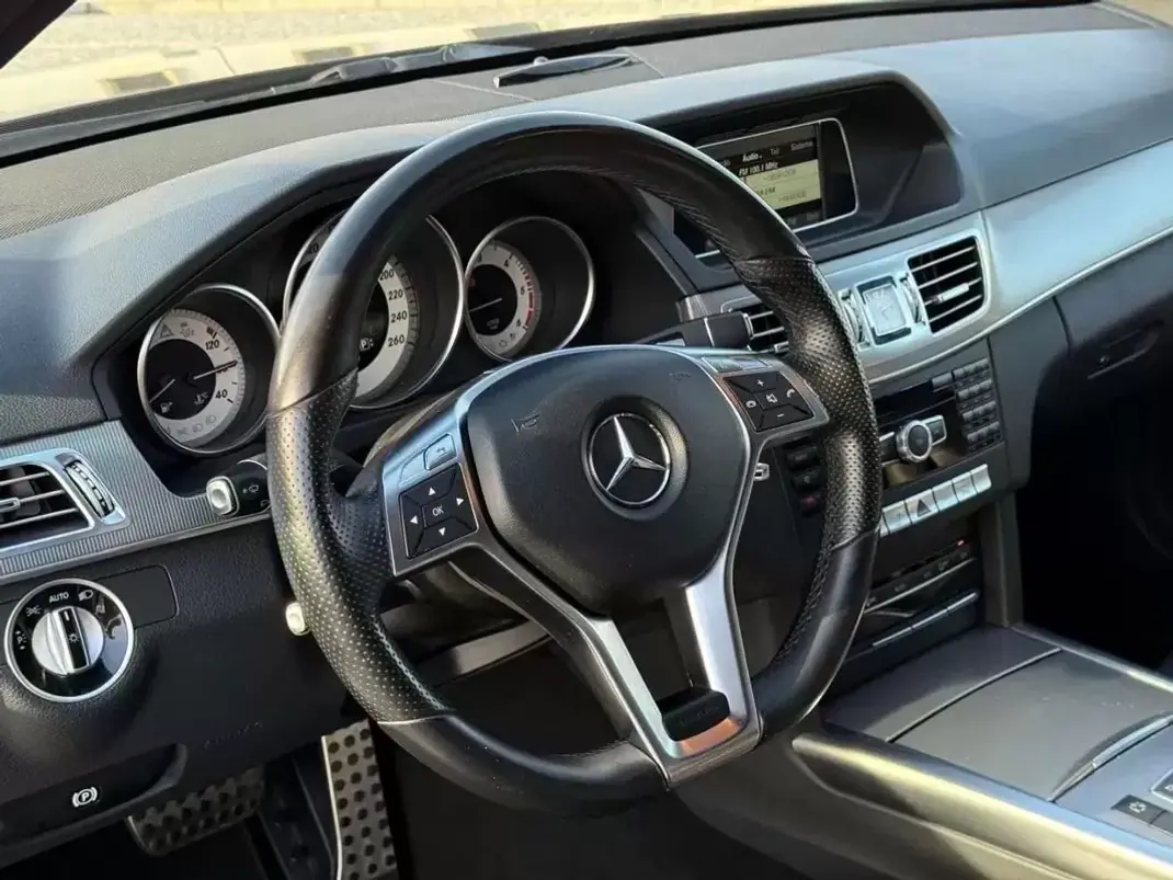 Mercedes-Benz E 250 2014 - 17999 EUR, 250000 km - AUTO.MOTO.pt - 250000km - foto 13 de 27