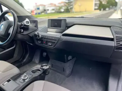 BMW i3 2020 - 16990 EUR, 79000 km - AUTO.MOTO.pt - 79000km - foto 18 de 50