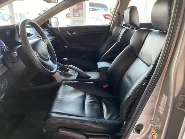 Honda Accord 2009 - 9250 EUR, 266508 km - AUTO.MOTO.pt - 266508km - foto 10 de 34